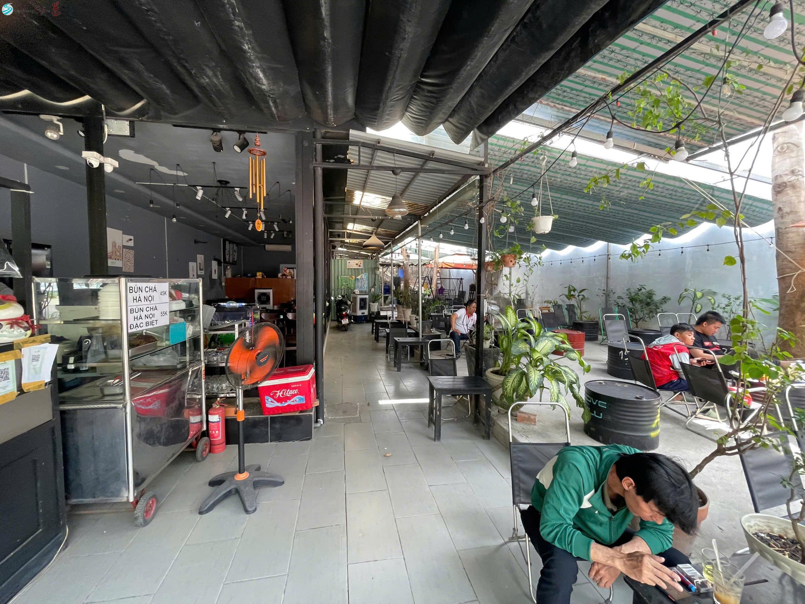 z6423917766118_03aa283076bd1e7d00261b7c8662f843