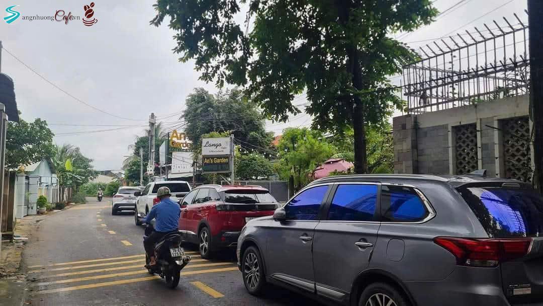 z6486634018568_63de85d72d0a6b8fae2cf8eede22c8bc